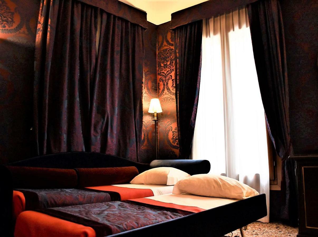 ホテル ロカンダ アンティカ ベネチア ヴェネツィア エクステリア 写真